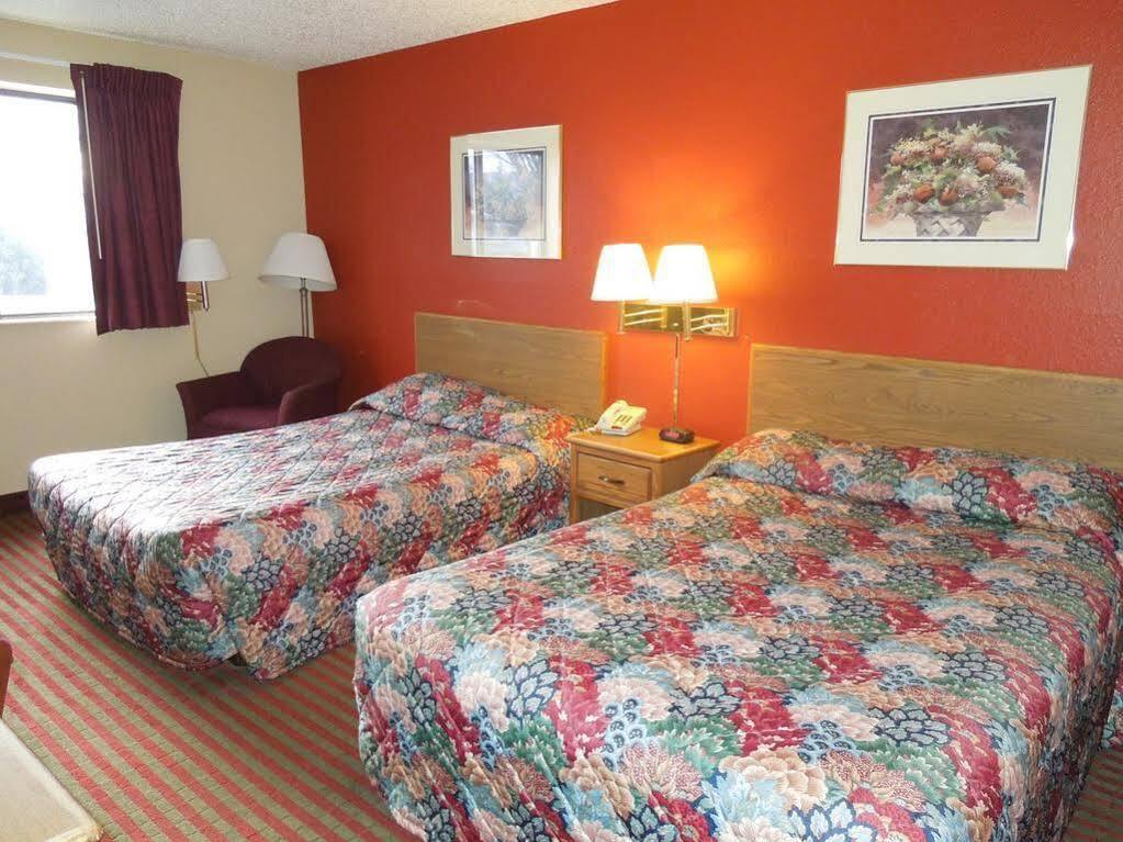 Super 8 By Wyndham Harrisonburg Motel Exterior foto